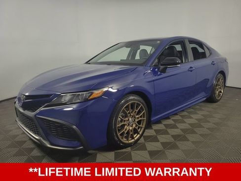 Used 2023 Toyota Camry SE w/ Convenience Package FWD image 3