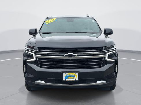 Used 2023 Chevrolet Suburban LT w/ Luxury Package AWD/4WD image 2
