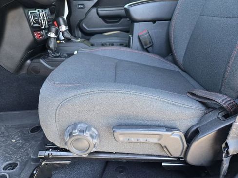 Certified 2024 Jeep Wrangler Unlimited Rubicon image 27