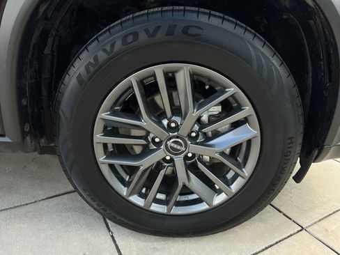 Used 2024 Nissan Rogue S FWD image 5
