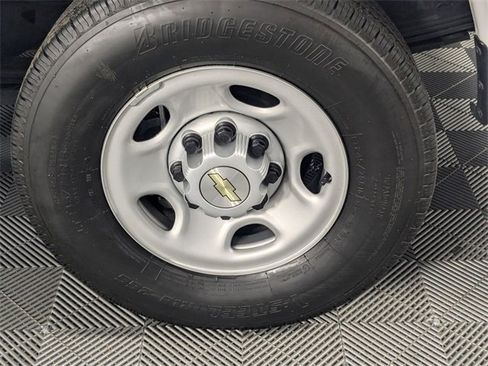 Used 2024 Chevrolet Express 2500 w/ Driver Convenience Package image 8