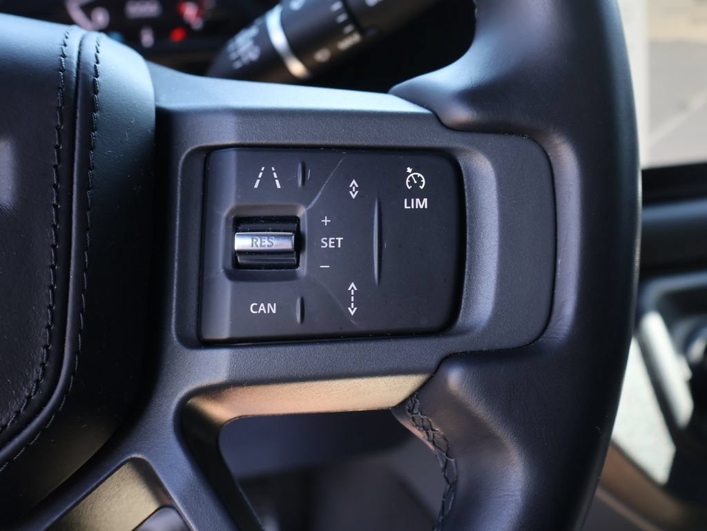 Used 2023 Land Rover Defender 110 X AWD/4WD image 38