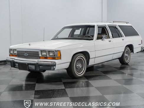 Used 1990 Ford LTD Crown Victoria image 19