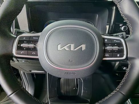 Used 2023 Kia Sorento EX AWD/4WD image 13
