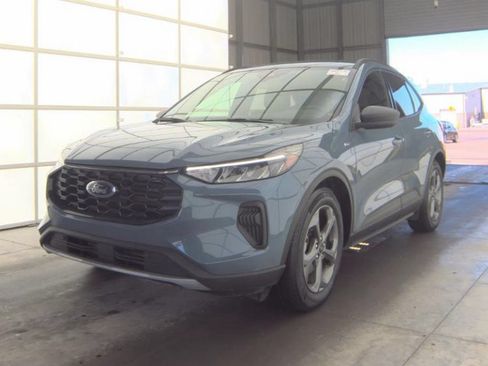 Used 2025 Ford Escape ST-Line FWD image 2