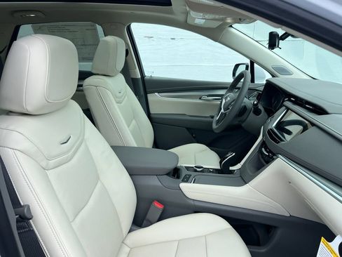 New 2026 Cadillac XT5 Premium Luxury w/ LPO, ONYX Package FWD image 28