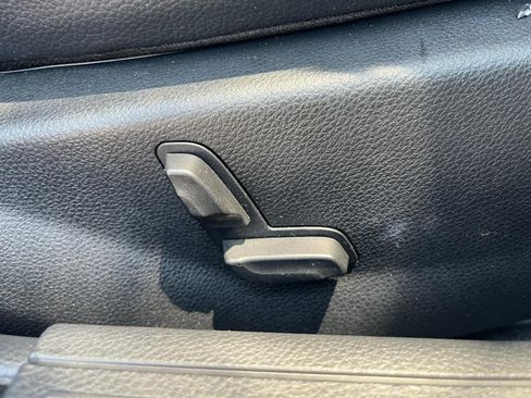 Used 2013 Mercedes-Benz C 250 Sedan image 31