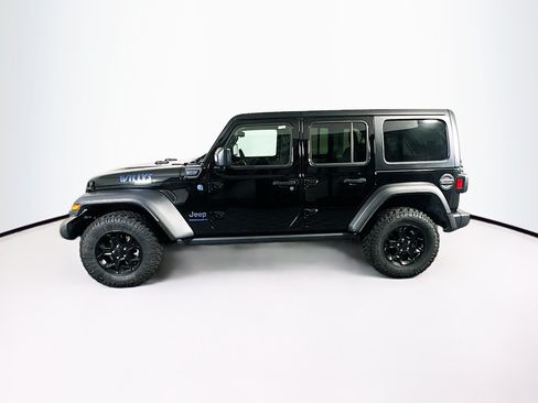 Used 2023 Jeep Wrangler Unlimited w/ Cold Weather Group AWD/4WD image 4