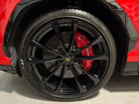 Used 2020 Lamborghini Urus image 11