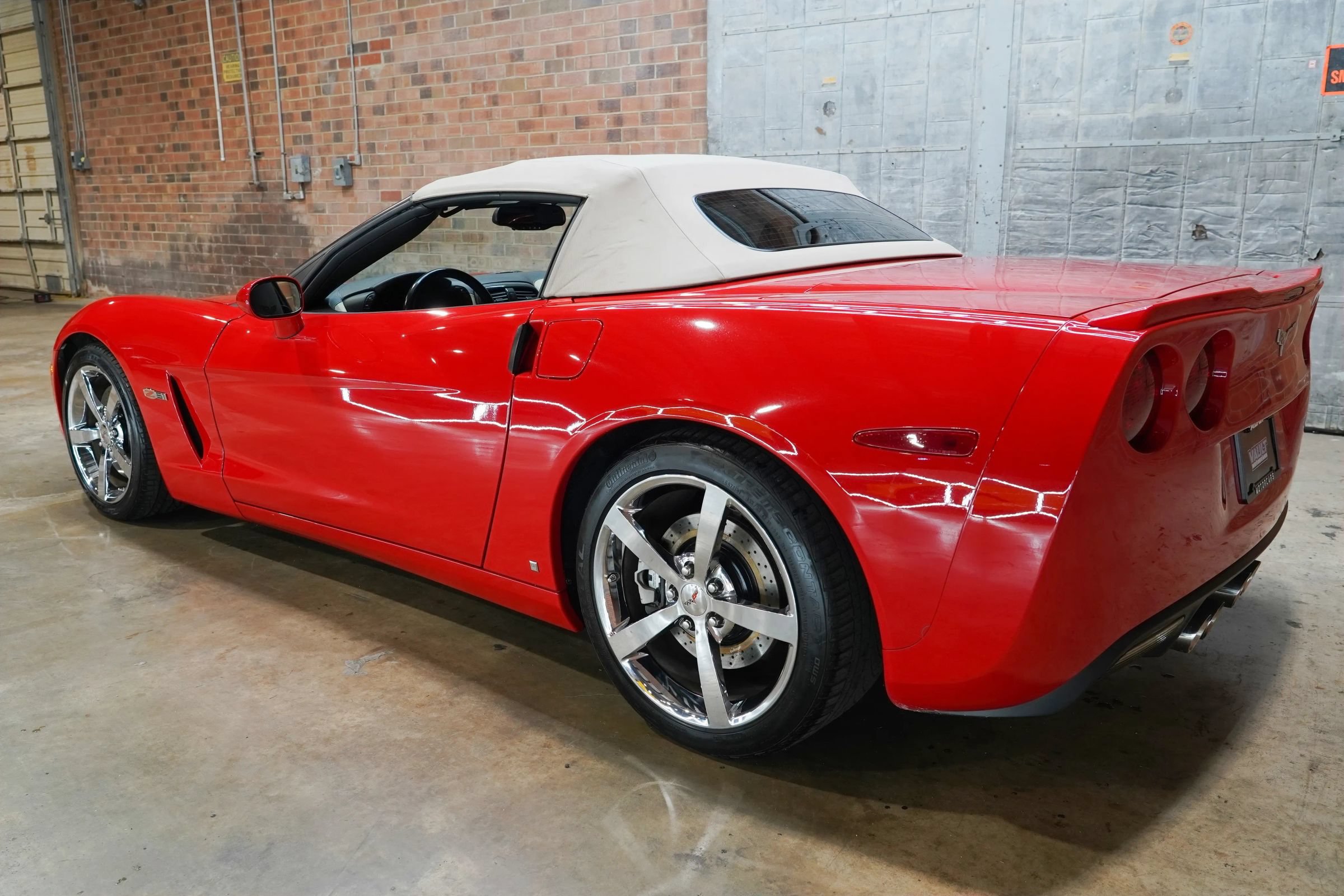 Used 2008 Chevrolet Corvette Convertible w/ Preferred Equipment Group RWD image 17