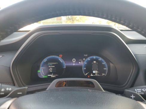 Used 2024 Toyota Grand Highlander AWD Hybrid image 17