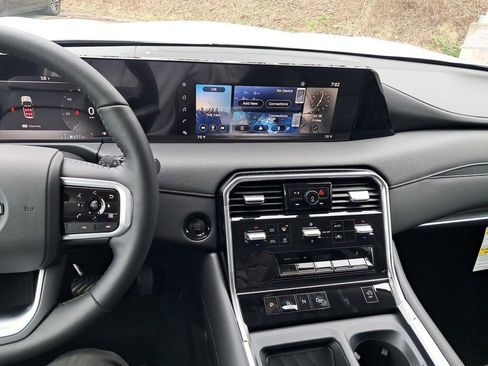 New 2025 Nissan Armada SV image 18