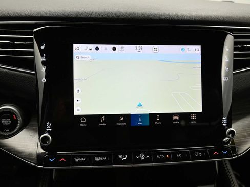 Used 2023 Jeep Wagoneer L Series III w/ Preferred Equipment Group image 19