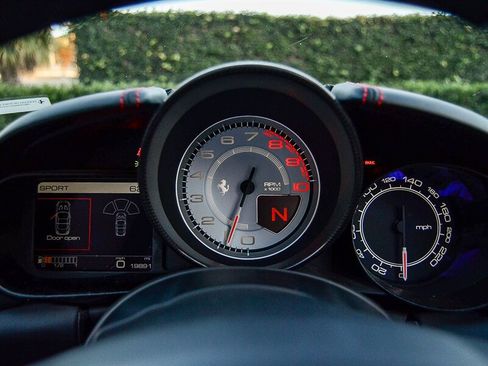 Used 2016 Ferrari California T image 25