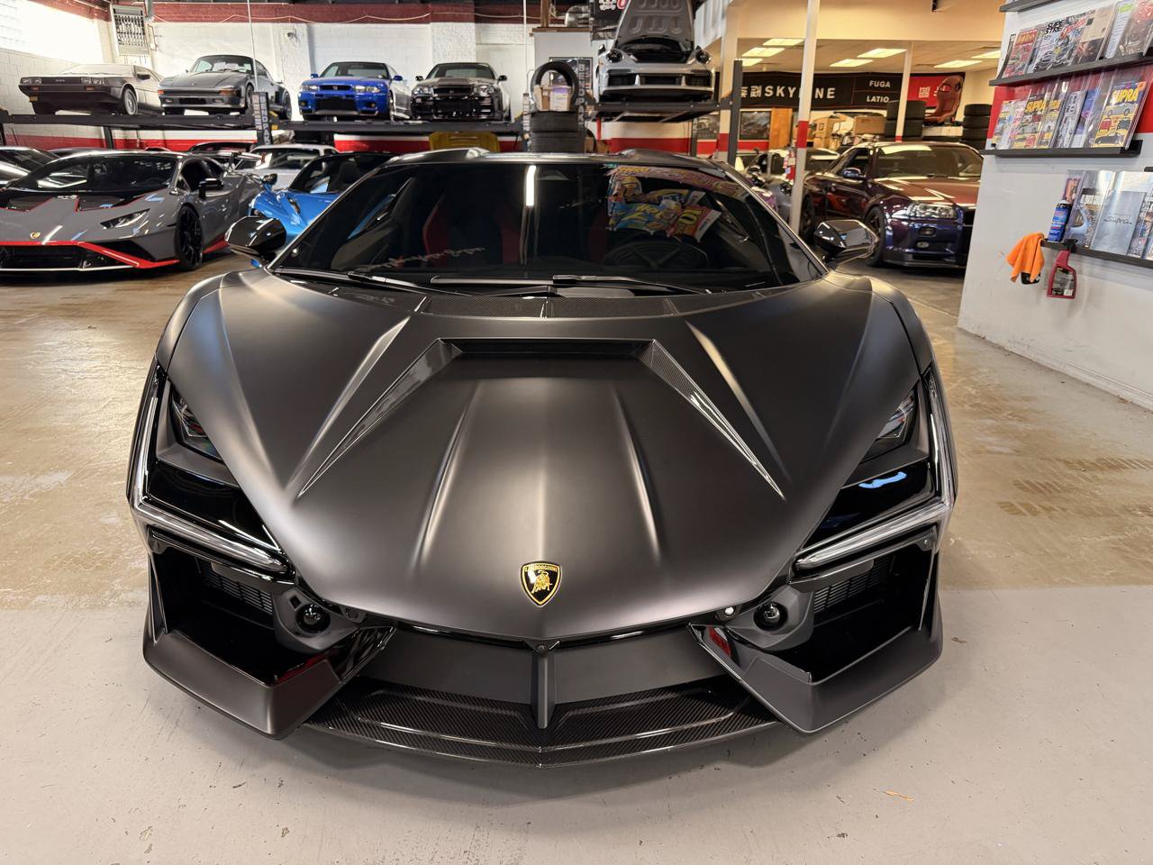 Used 2024 Lamborghini Revuelto AWD/4WD image 2