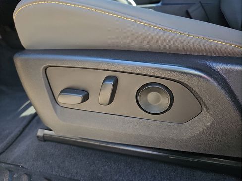 Used 2024 Chevrolet Colorado ZR2 w/ Safety Package AWD/4WD image 14