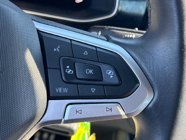 Used 2025 Volkswagen Jetta Sport FWD image 31