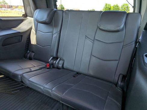 Used 2020 Cadillac Escalade Platinum image 33