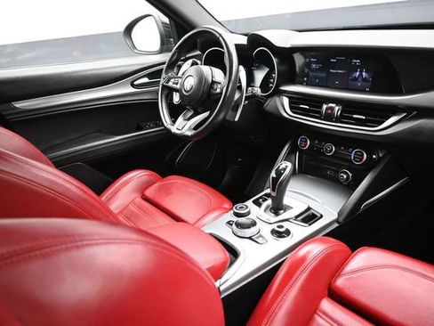Used 2023 Alfa Romeo Stelvio Veloce AWD/4WD image 13