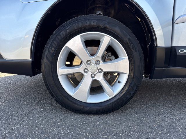 Used 2014 Subaru Outback 2.5i Premium w/ Moonroof Package AWD/4WD image 27