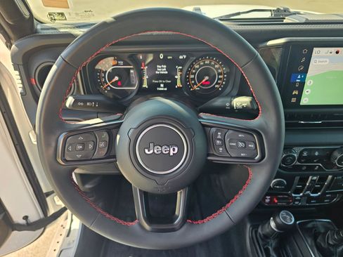 Used 2024 Jeep Wrangler Unlimited Rubicon w/ Technology Group AWD/4WD image 21