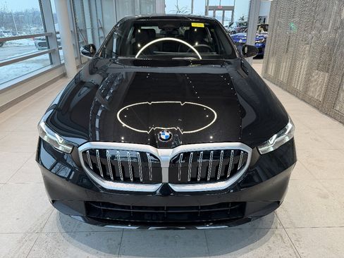 New 2026 BMW 530i xDrive w/ Premium Package image 2