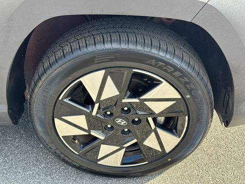 Used 2025 Hyundai Kona SEL image 12