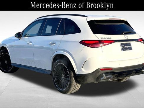 Certified 2025 Mercedes-Benz GLC 300 4MATIC image 11