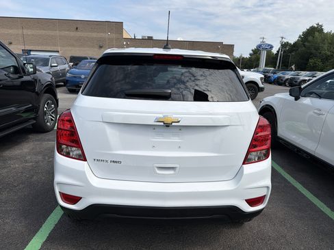 Used 2022 Chevrolet Trax LS w/ Tint and Cruise Package AWD/4WD image 6
