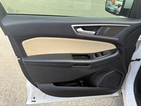 Used 2018 Ford Edge SEL w/ Equipment Group 201A FWD image 11