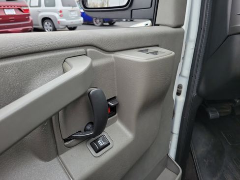 Used 2017 Chevrolet Express 2500 LT w/ LT Preferred Equipment Group image 15