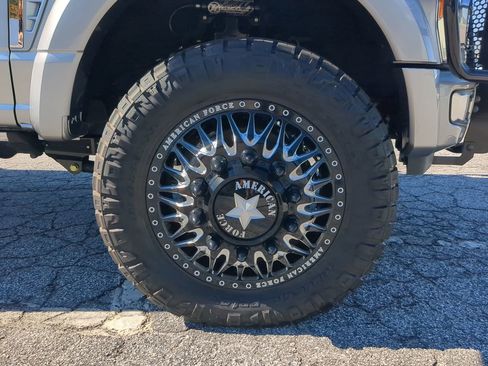 Used 2023 Ford F450 Platinum w/ FX4 Off-Road Package image 9