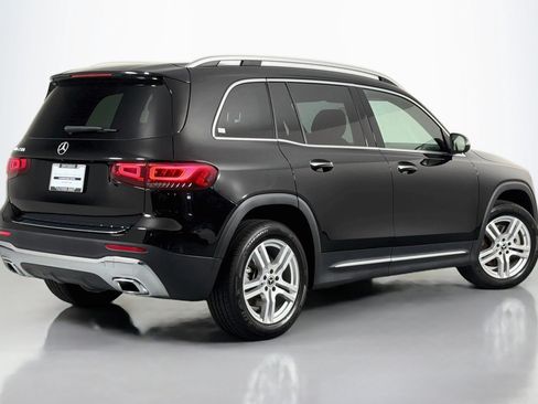 Used 2023 Mercedes-Benz GLB 250 w/ Premium Package image 12