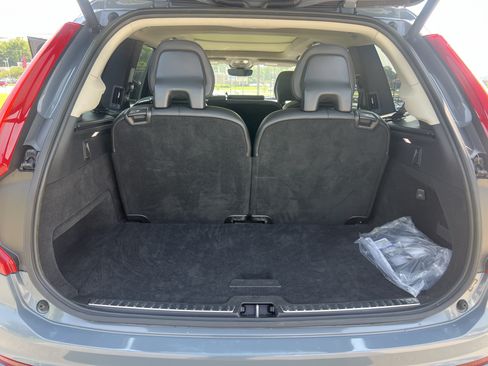 Used 2023 Volvo XC90 B5 Core AWD/4WD image 36
