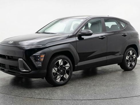 Used 2025 Hyundai Kona SEL FWD image 3