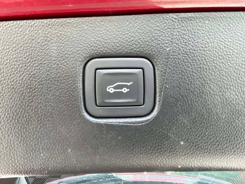 Used 2024 Chevrolet Blazer LT w/ Convenience Package FWD image 10