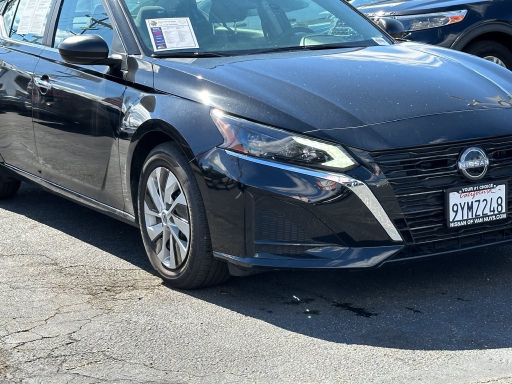 Used 2025 Nissan Altima 2.5 S FWD image 11