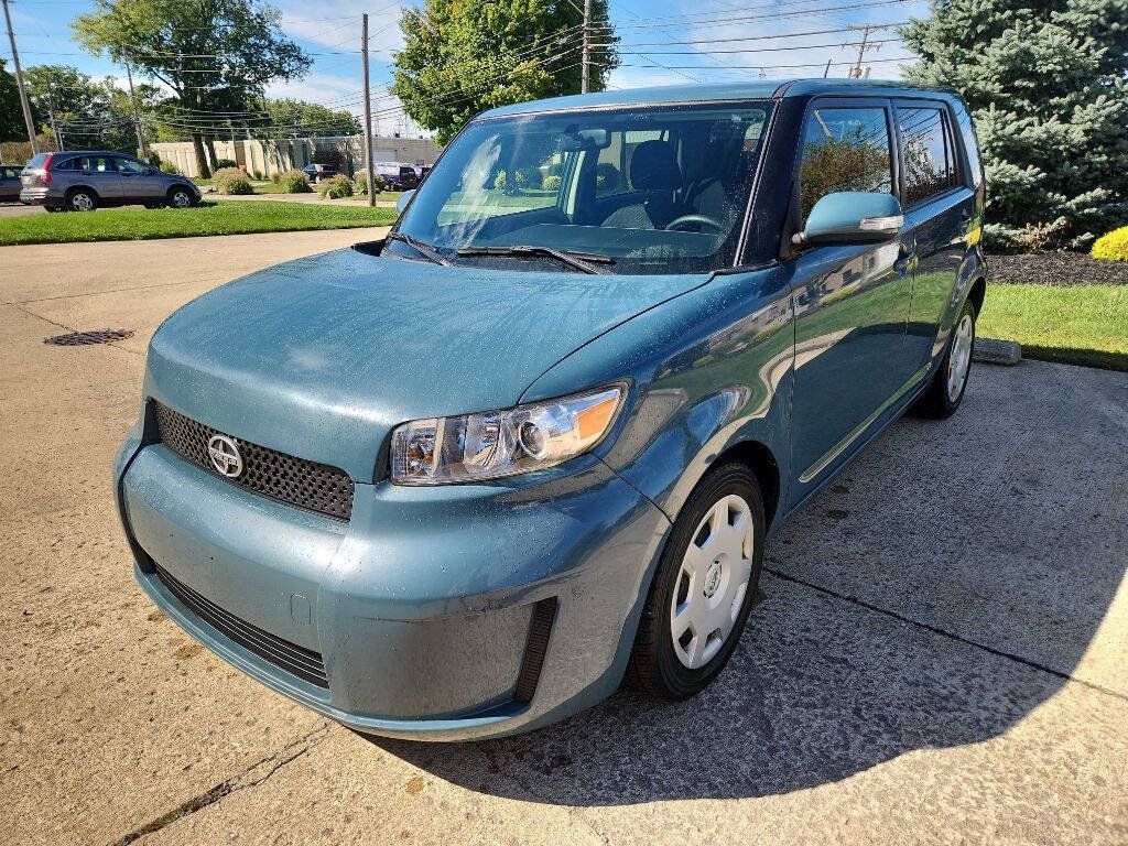 Used 2010 Scion xB FWD image 3