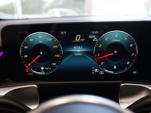 Used 2023 Mercedes-Benz GLB 250 4MATIC w/ Premium Package image 33