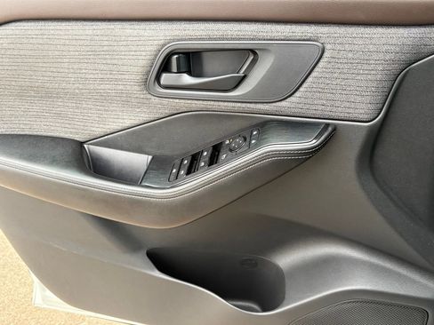 Certified 2022 Nissan Rogue S image 26