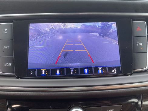 Used 2020 Buick Enclave Essence w/ Sound and Sites Package image 21