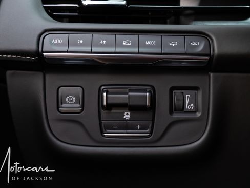 Used 2024 Cadillac Escalade Sport Platinum image 21