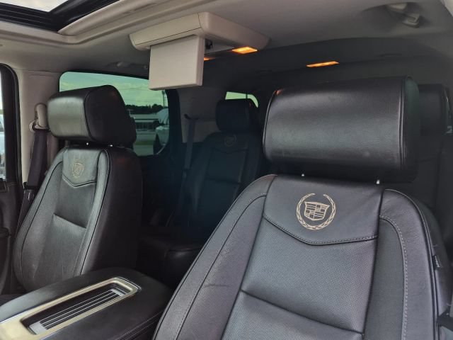 Used 2013 Cadillac Escalade Platinum AWD/4WD image 7