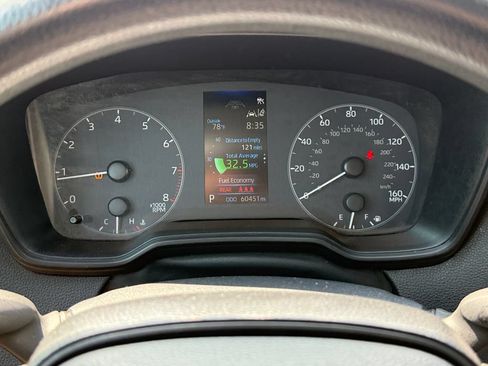 Used 2024 Toyota Corolla LE FWD image 31
