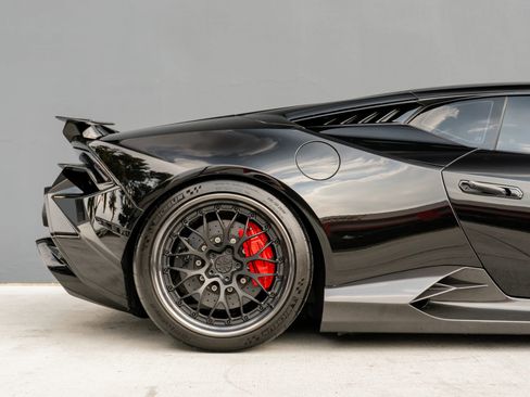 Used 2024 Lamborghini Huracan Tecnica image 39