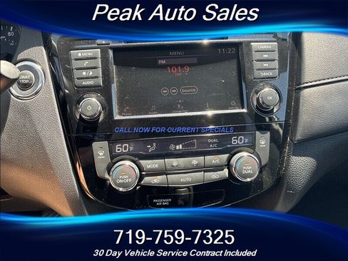 Used 2018 Nissan Rogue SV AWD/4WD image 18