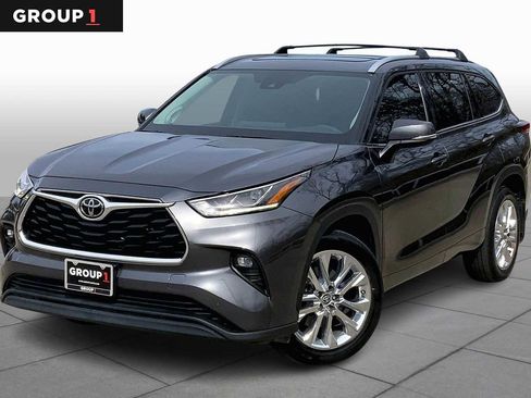 Used 2023 Toyota Highlander Limited image 1