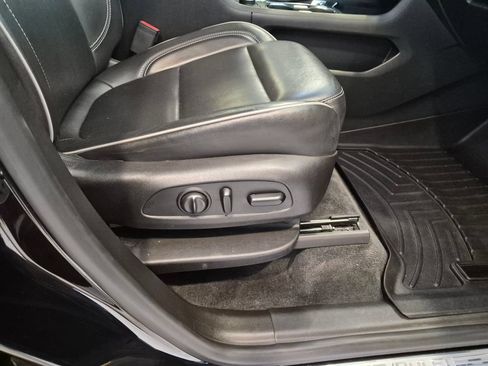 Used 2021 Chevrolet Traverse High Country AWD/4WD image 23