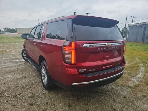 Used 2023 Chevrolet Suburban LT AWD/4WD image 6