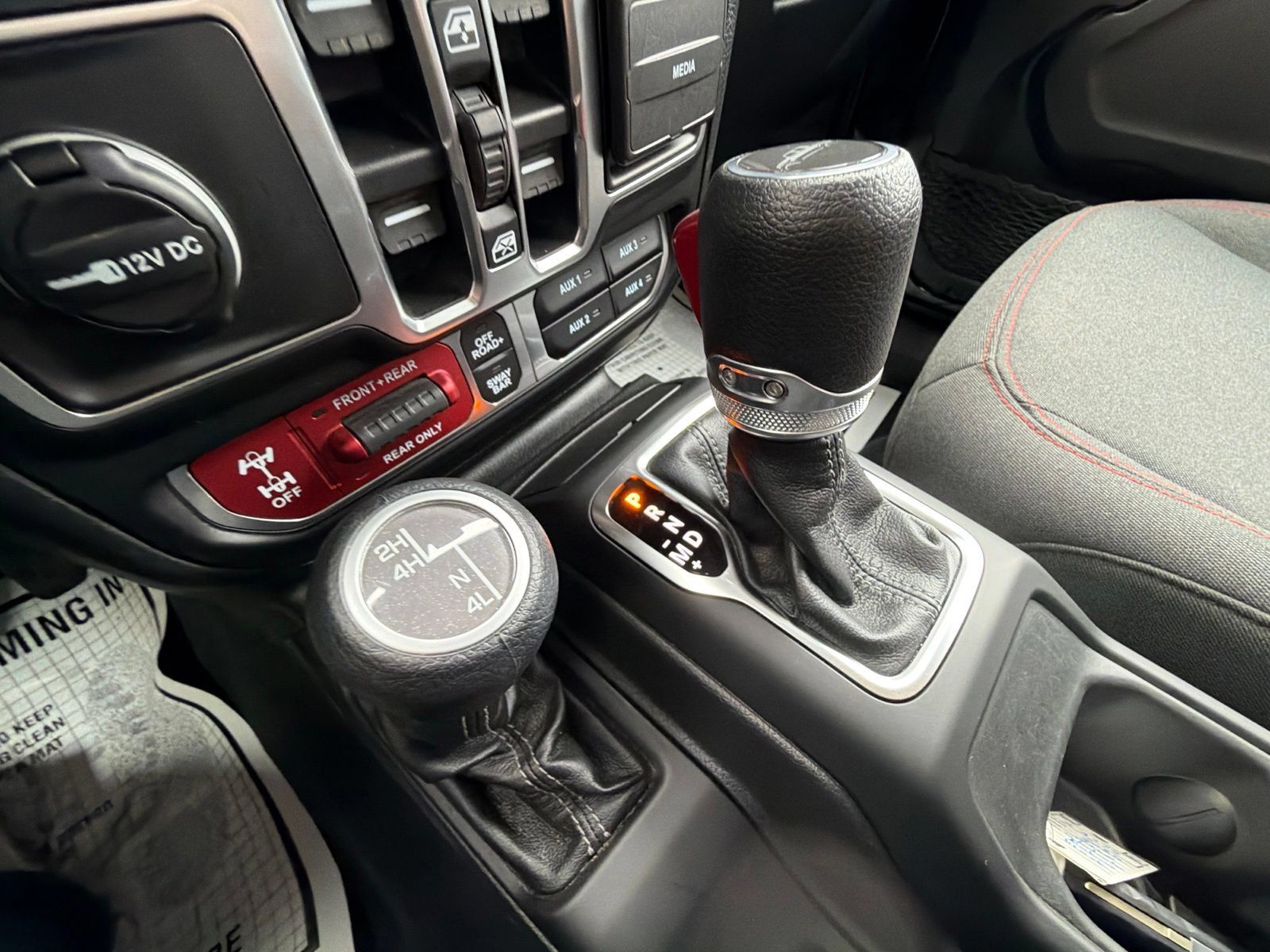Used 2026 Jeep Gladiator Rubicon AWD/4WD image 24